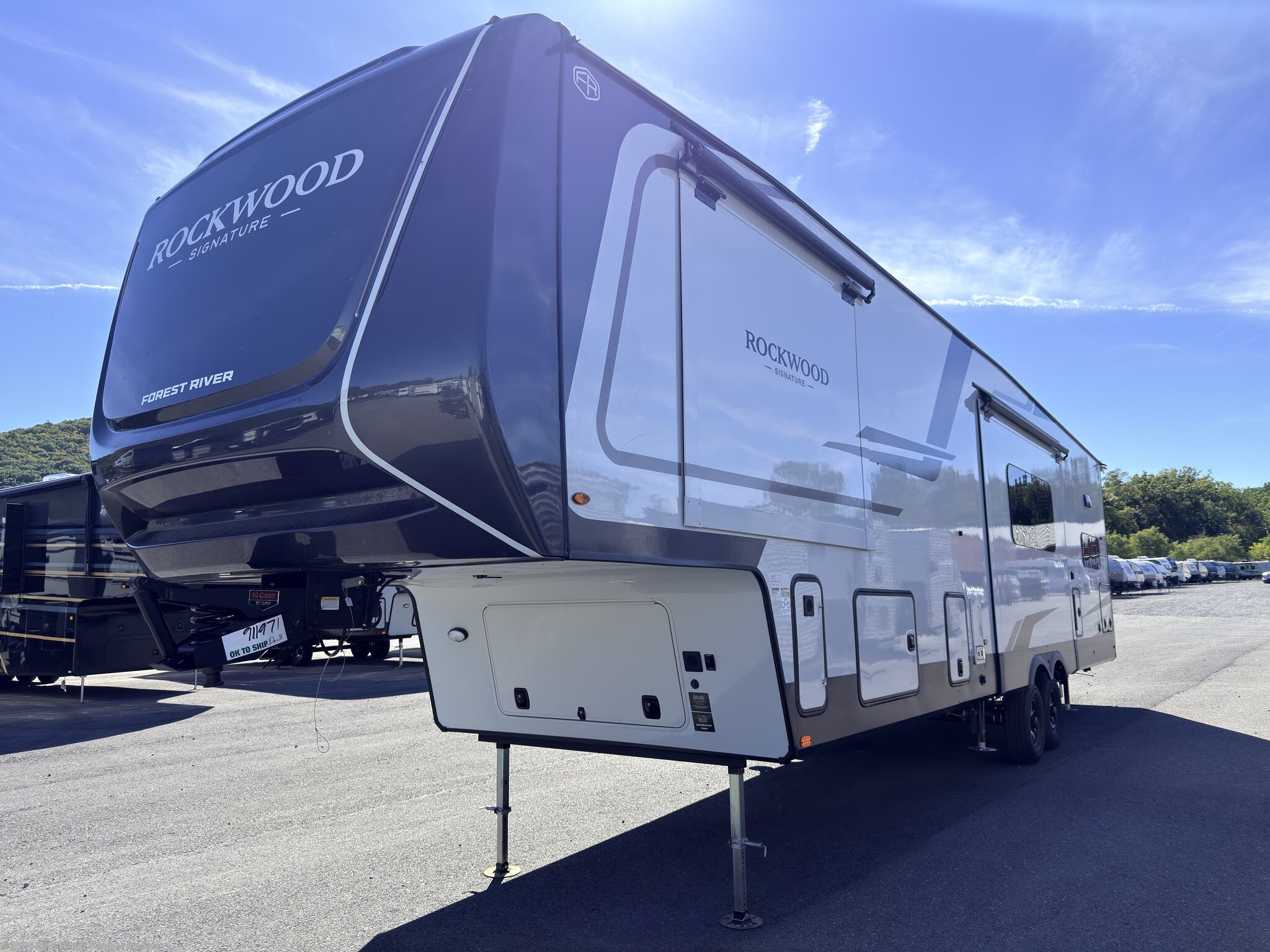 2027 Rockwood Signature 404SRK by Forest River from Bill's Happy Camper RV Sales in Mill Hall, Pennsylvania