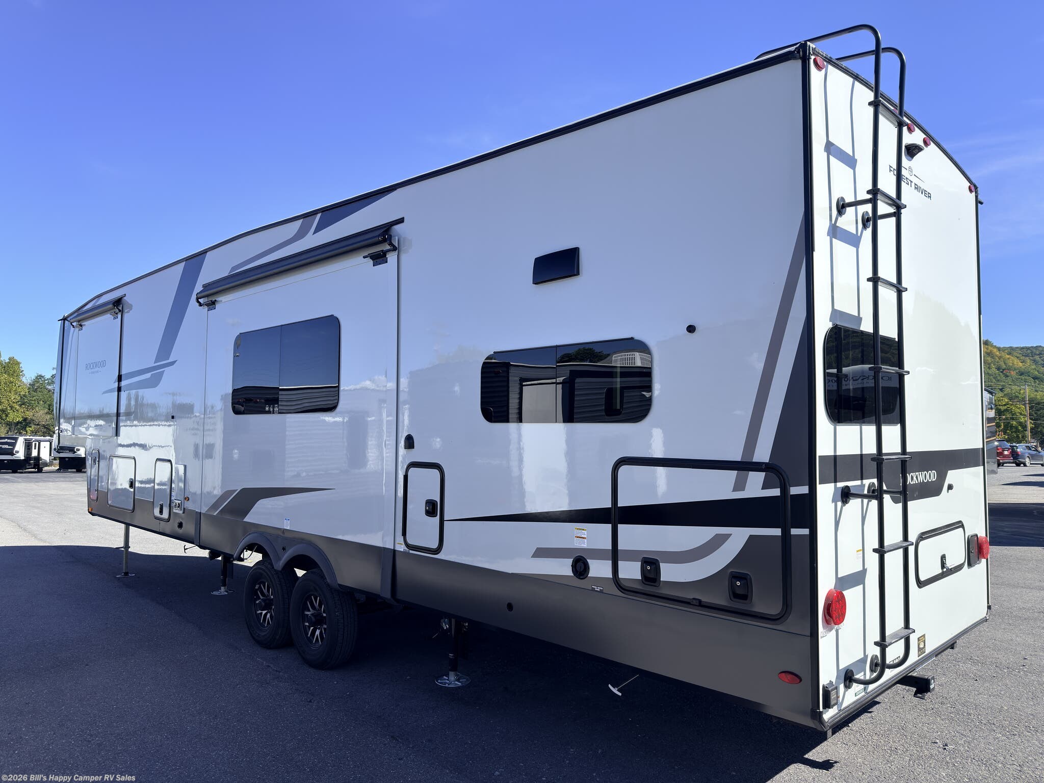 New 2027 Forest River Rockwood Signature 404SRK available in Mill Hall, Pennsylvania