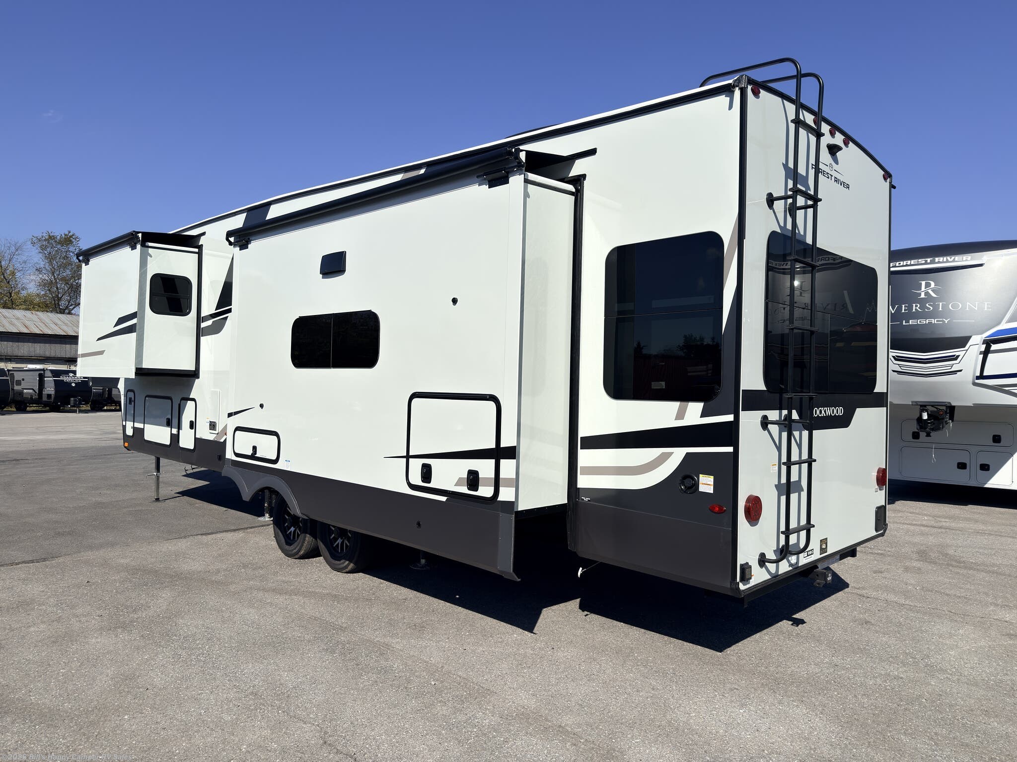 New 2027 Forest River Rockwood Signature 401SFB available in Mill Hall, Pennsylvania
