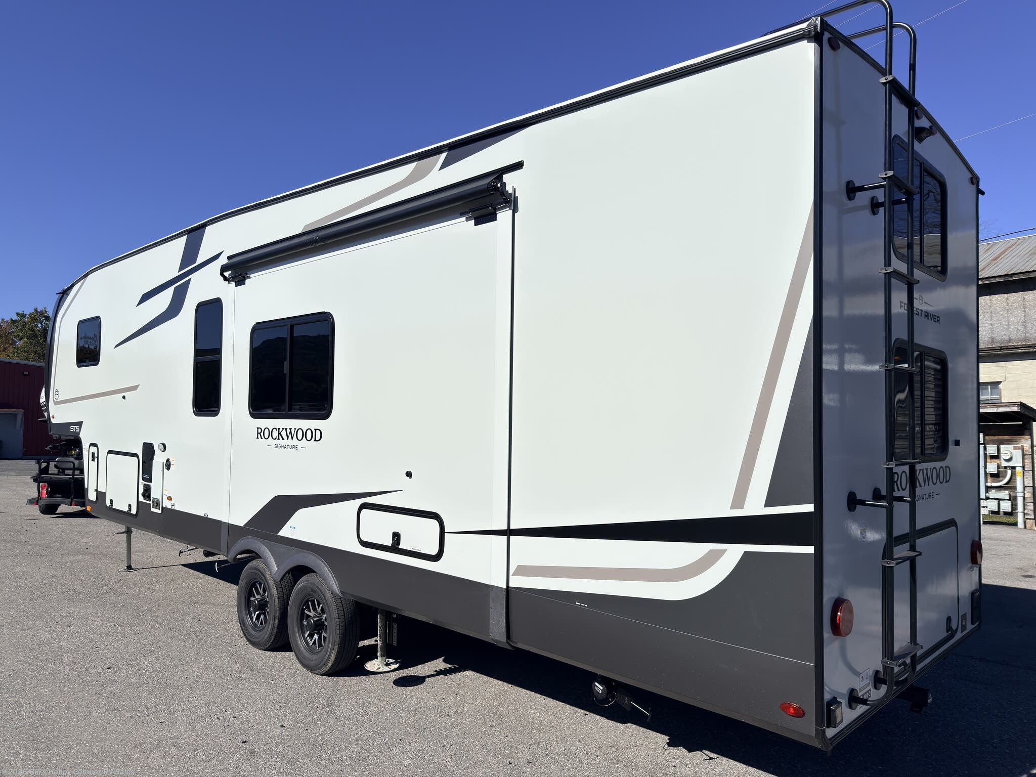 New 2027 Forest River Rockwood Signature 339SBH available in Mill Hall, Pennsylvania