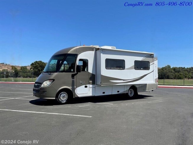 Used 2011 Itasca Reyo 25R available in Thousand Oaks, California