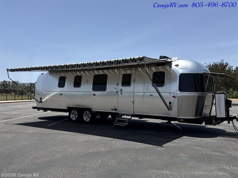 2020 Classic 33FB by Airstream from Conejo RV in Thousand Oaks, California