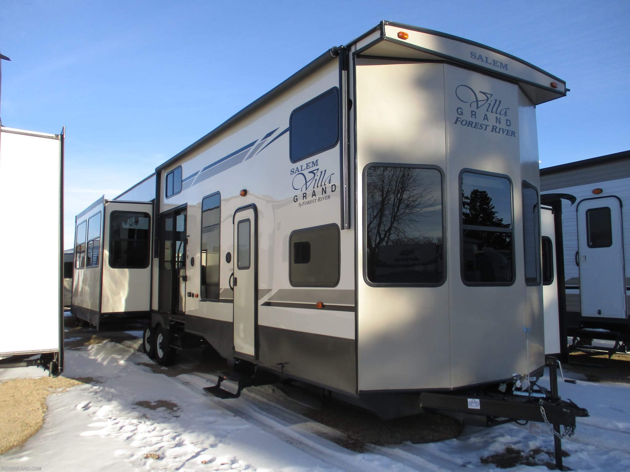 2019 Forest River Salem Grand Villa 42DL RV for Sale in Paynesville, MN