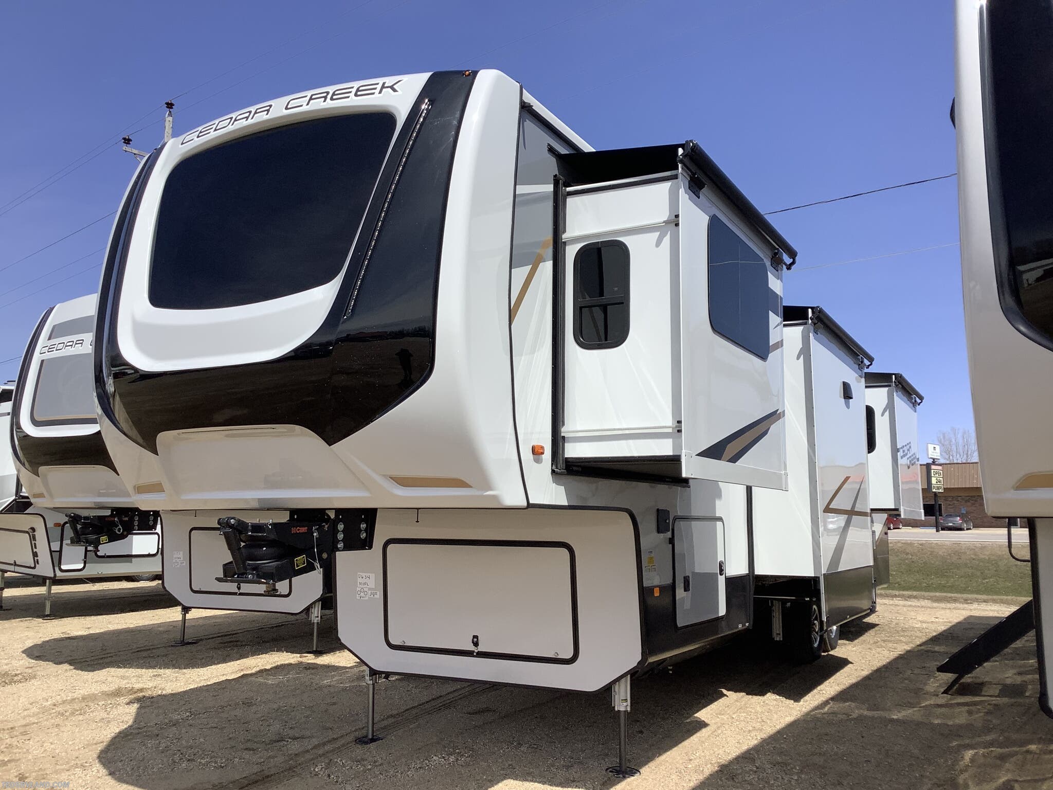 Cedar Creek 5th Wheel For Sale