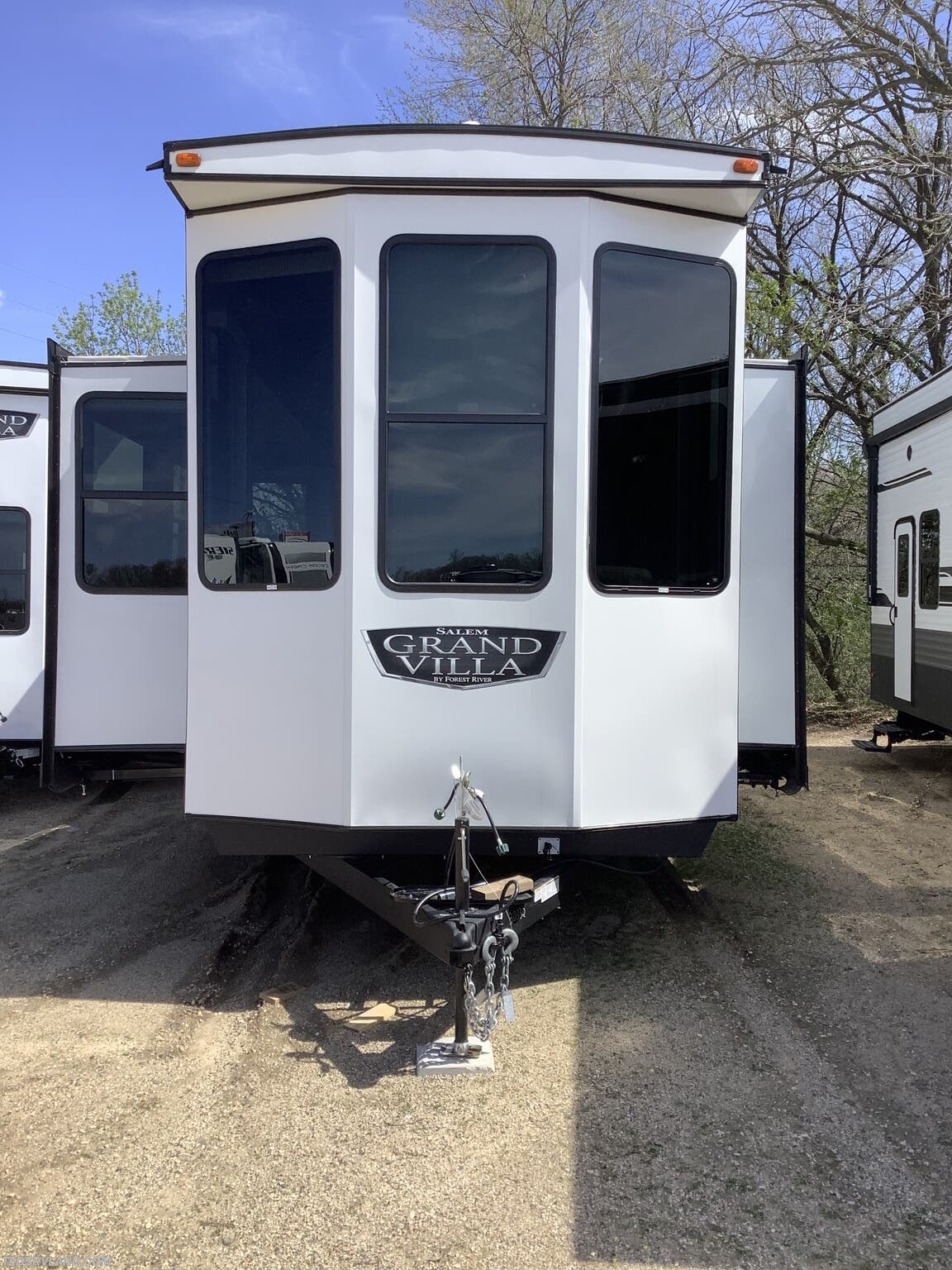 2022 Forest River Salem Grand Villa 42FLDL RV for Sale in Paynesville