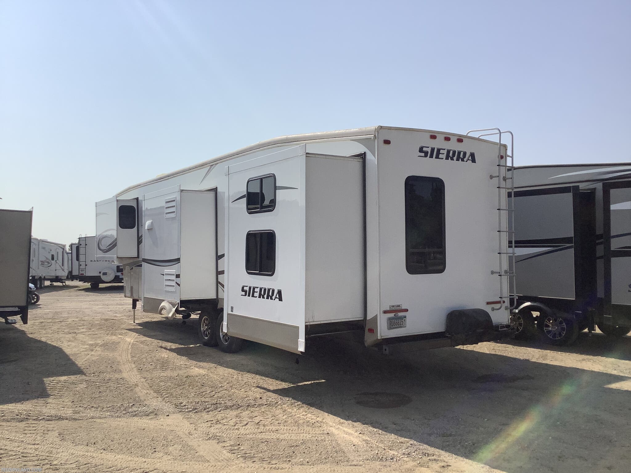 2014 Forest River Sierra 376BHOK RV for Sale in Paynesville, MN 56362