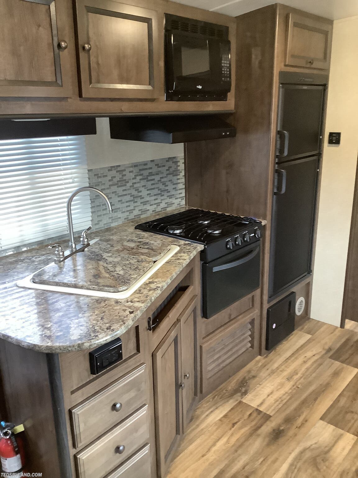 2016 Cruiser RV MPG Ultra-Lite 2250RB RV for Sale in Paynesville, MN ...