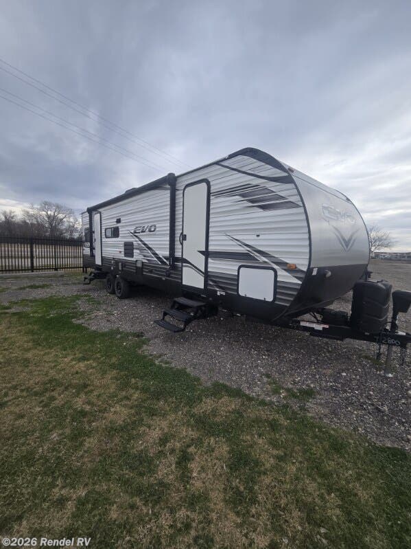 2022 Forest River EVO T2800 - Used Travel Trailer For Sale by Rendel RV in Rice, Texas features Toilet, Slideout, Bath & 1/2, Oven, Stove