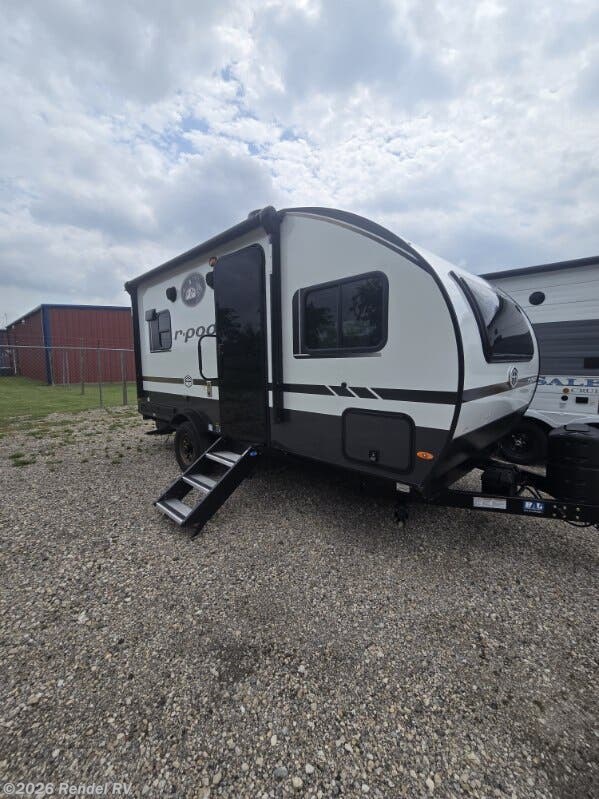 2026 Forest River R-Pod RP-194 - Used Travel Trailer For Sale by Rendel RV in Rice, Texas features Inverter, Solar Panel, Water Heater, Hitch, Convection Microwave