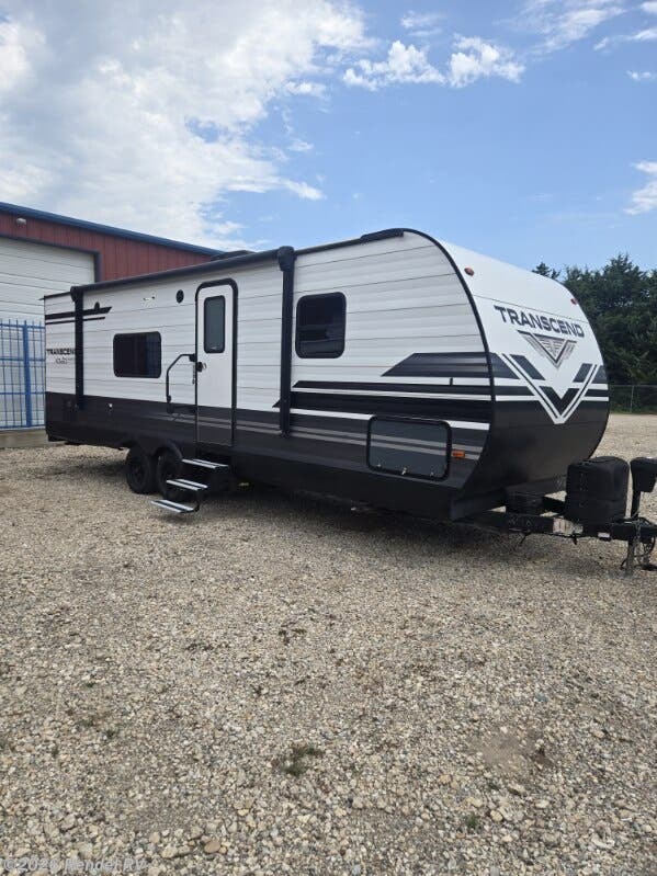 2026 Grand Design Transcend Xplor 247BH - Used Travel Trailer For Sale by Rendel RV in Rice, Texas features Insulated, TV, Water Heater, TV Antenna, Queen Bed