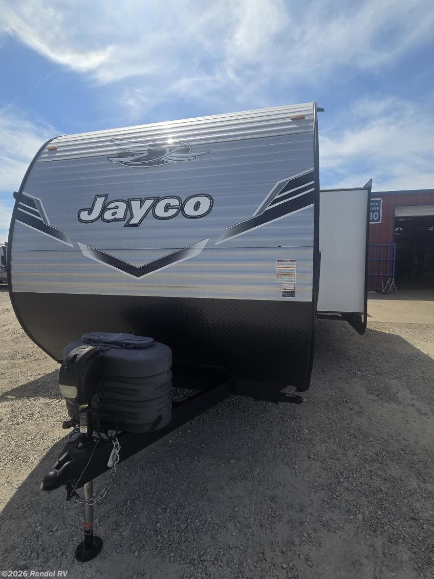 2026 Jayco Jay Flight SLX 380DQS - Used Travel Trailer For Sale by Rendel RV in Rice, Texas features 50 Amp Service, Skylight, TV Antenna, Oven, Detachable