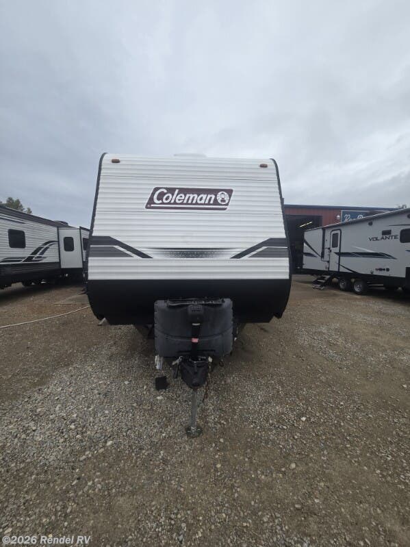 2022 Dutchmen Coleman Lantern 300TQ - Used Travel Trailer For Sale by Rendel RV in Rice, Texas features Stove, Stove Top Burner, Converter, Slideout, Microwave