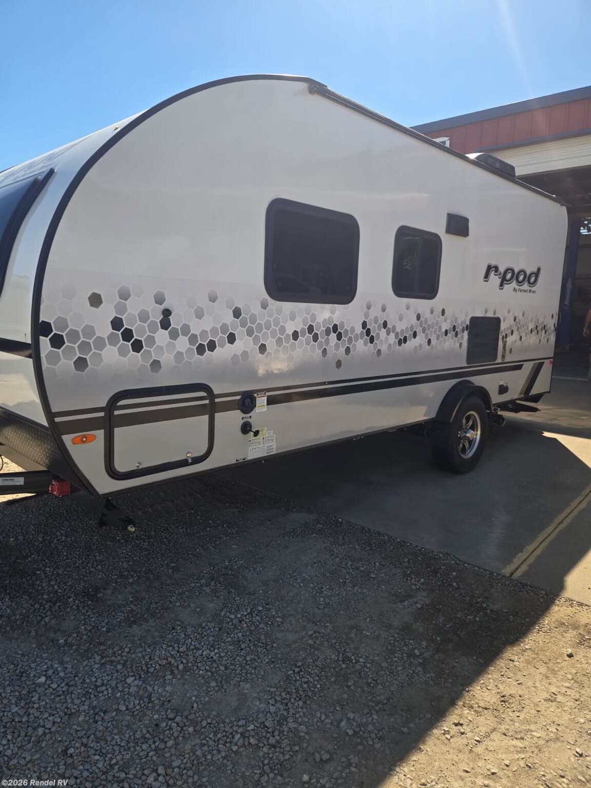 2022 Forest River R-Pod 192 - Used Travel Trailer For Sale by Rendel RV in Rice, Texas features Batteries, Refrigerator, TV, Air Conditioning, LP Detector