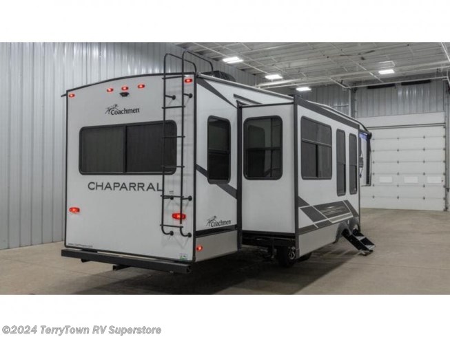 2022 Chaparral 336TSIK by Coachmen from TerryTown RV Superstore in Grand Rapids, Michigan