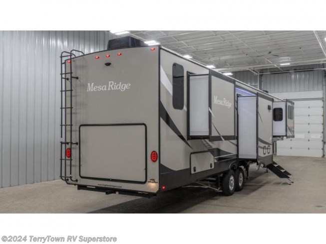 2022 Mesa Ridge MF376FBH by Highland Ridge from TerryTown RV Superstore in Grand Rapids, Michigan