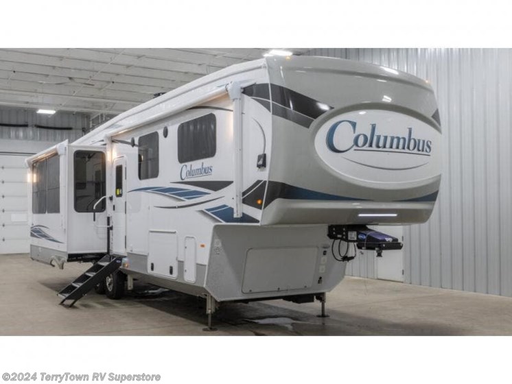 New 2022 Palomino Columbus 329DV available in Grand Rapids, Michigan