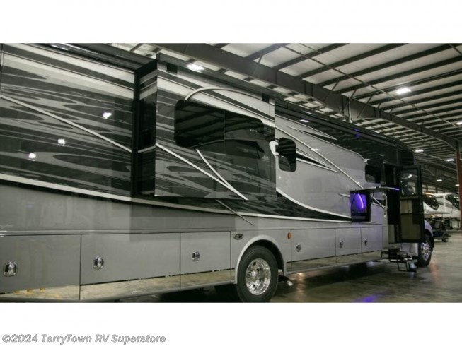 2022 Dynamax Corp Dynaquest XL 37RB - New Class C For Sale by TerryTown RV Superstore in Grand Rapids, Michigan