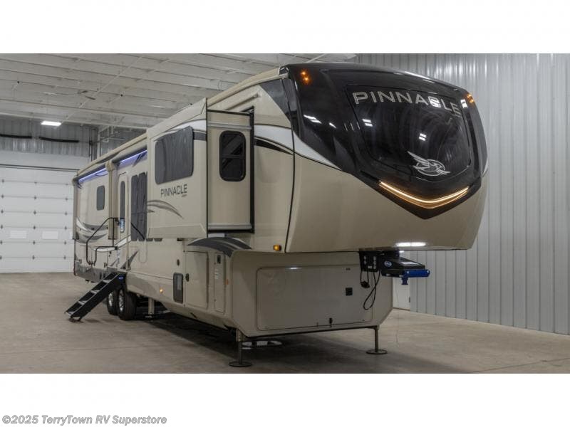 2022 Jayco Pinnacle 38FLGS RV for Sale in Grand Rapids, MI 49548