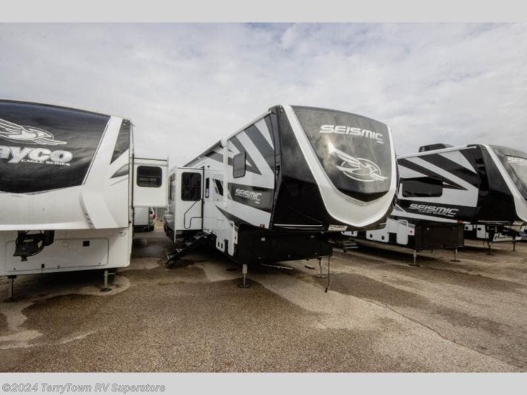 New 2024 Jayco Seismic 395 available in Grand Rapids, Michigan