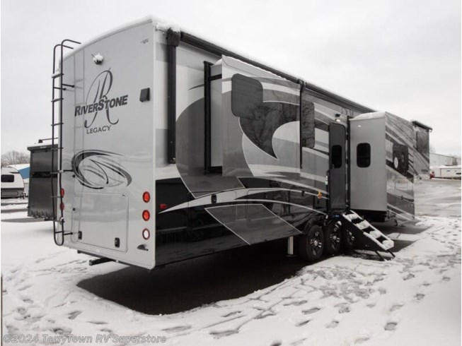 2024 RiverStone 425FO by Forest River from TerryTown RV Superstore in Grand Rapids, Michigan