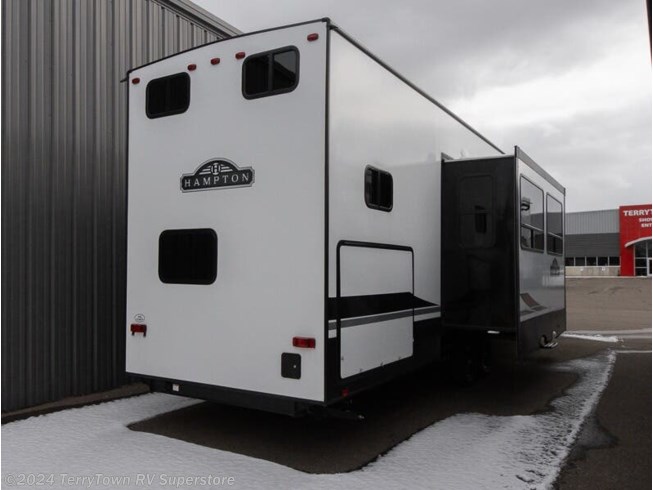 2022 Hampton 364MBL by CrossRoads from TerryTown RV Superstore in Grand Rapids, Michigan