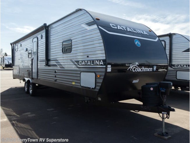New 2024 Coachmen Catalina Legacy Edition 293TQBSCK available in Grand Rapids, Michigan