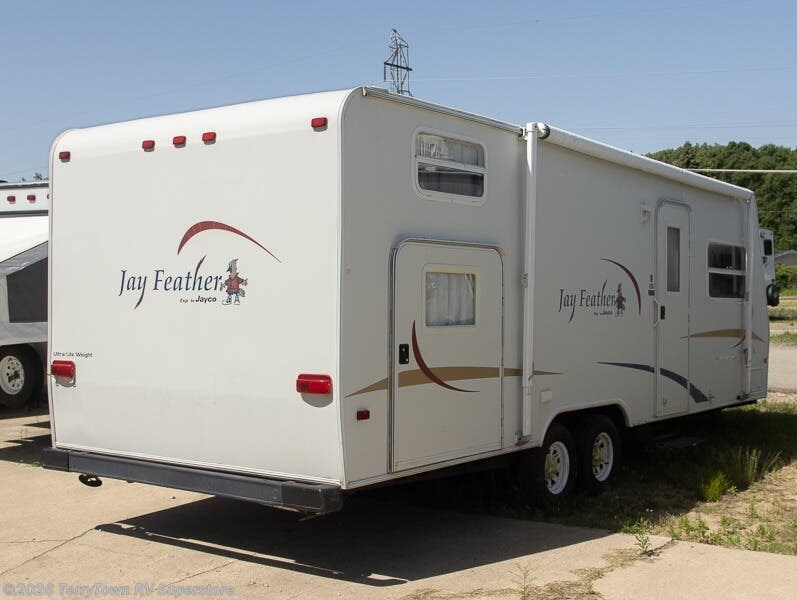 2005 Jayco Jay Feather EXP 25 G - Used Travel Trailer For Sale by TerryTown RV Superstore in Grand Rapids, Michigan features Slideout