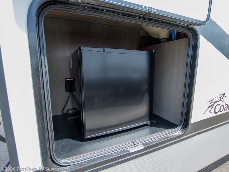 2022 Chaparral 334FL by Coachmen from TerryTown RV Superstore in Grand Rapids, Michigan