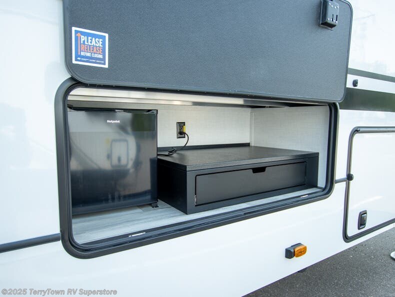 2026 Alpine Avalanche Edition 379MB by Keystone from TerryTown RV Superstore in Grand Rapids, Michigan