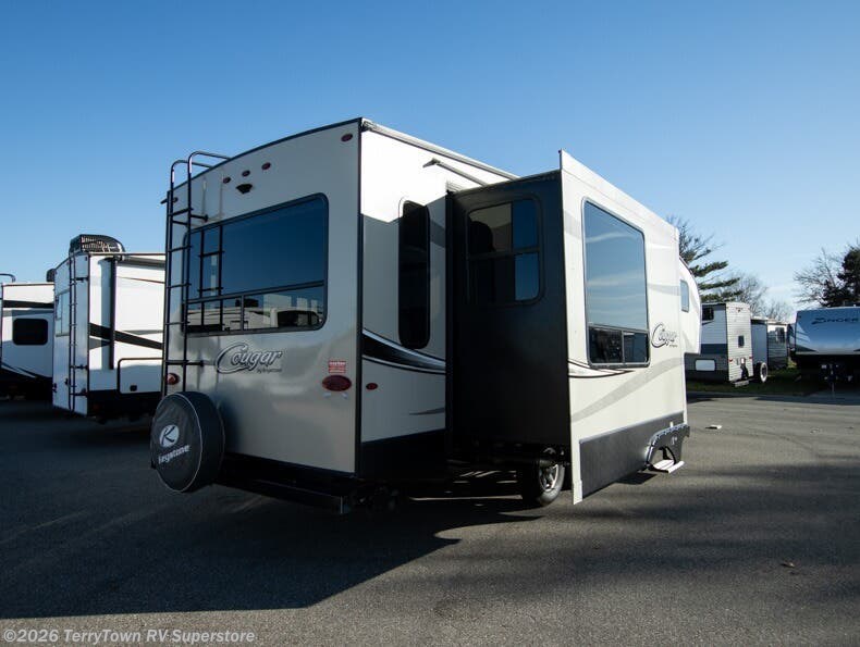 2018 Cougar Half-Ton Series 28SGS by Keystone from TerryTown RV Superstore in Grand Rapids, Michigan