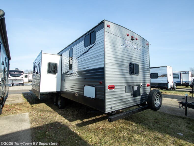 Used 2018 CrossRoads Zinger 330BH available in Grand Rapids, Michigan
