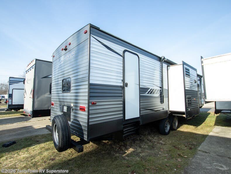 2018 Zinger 330BH by CrossRoads from TerryTown RV Superstore in Grand Rapids, Michigan