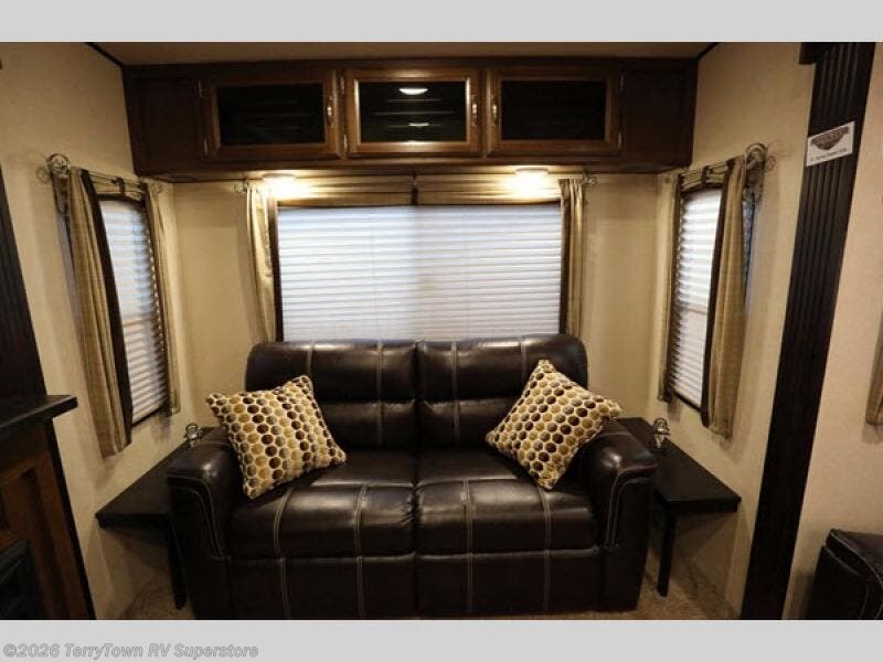 Used 2017 Forest River Wildwood Heritage Glen Hyper-Lyte 29RLSHL available in Grand Rapids, Michigan