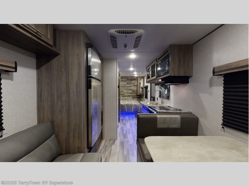 2024 Zinger Lite 211RD by CrossRoads from TerryTown RV Superstore in Grand Rapids, Michigan