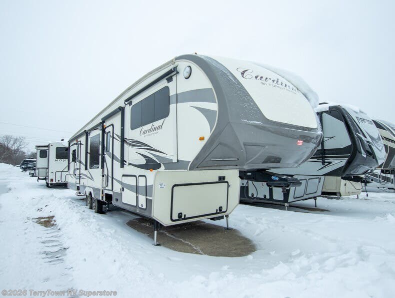 2016 Forest River Cardinal 3825FL - Used Fifth Wheel For Sale by TerryTown RV Superstore in Grand Rapids, Michigan features Slideout