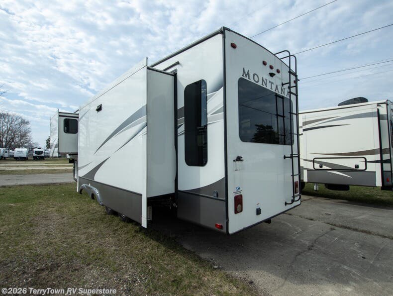 Used 2020 Keystone Montana 3121RL available in Grand Rapids, Michigan