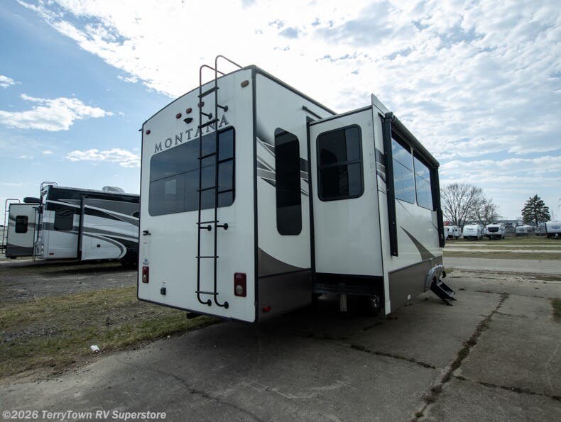 2020 Montana 3121RL by Keystone from TerryTown RV Superstore in Grand Rapids, Michigan