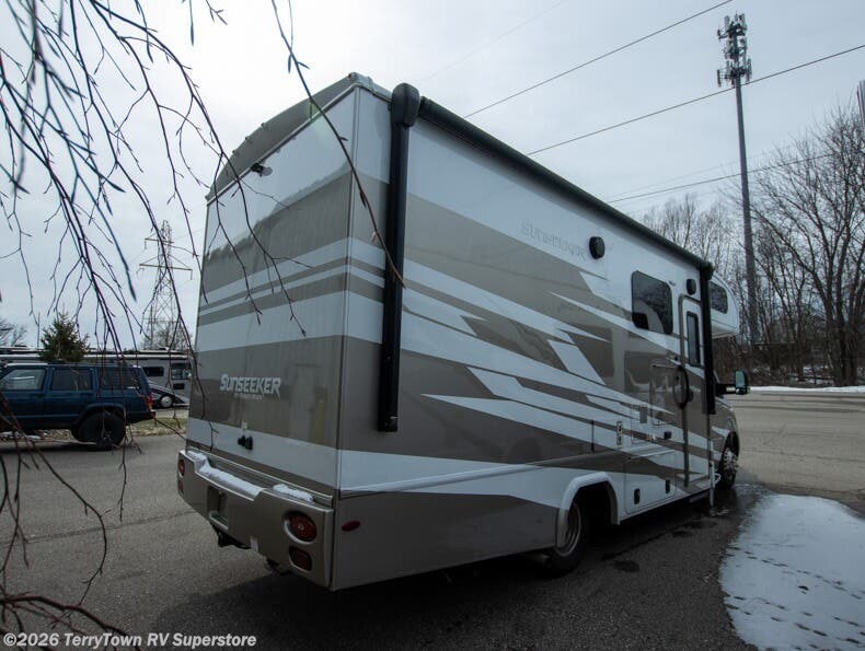 2025 Sunseeker 2400BDS by Forest River from TerryTown RV Superstore in Grand Rapids, Michigan