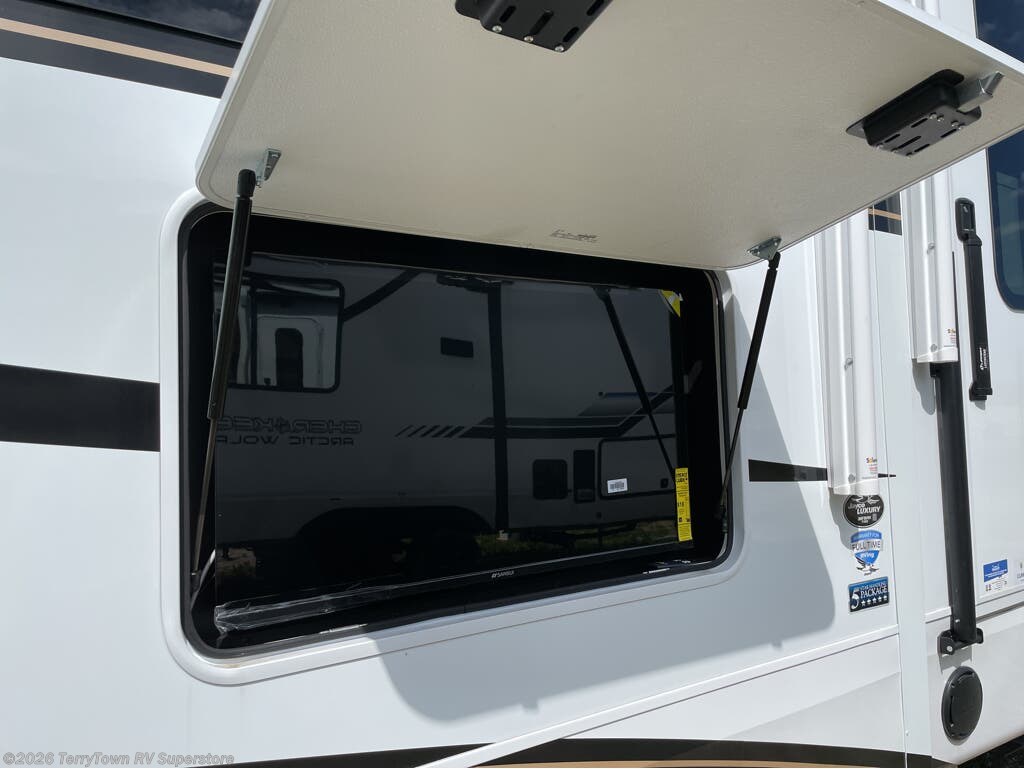 New 2026 Jayco Pinnacle 38FBRK available in Grand Rapids, Michigan