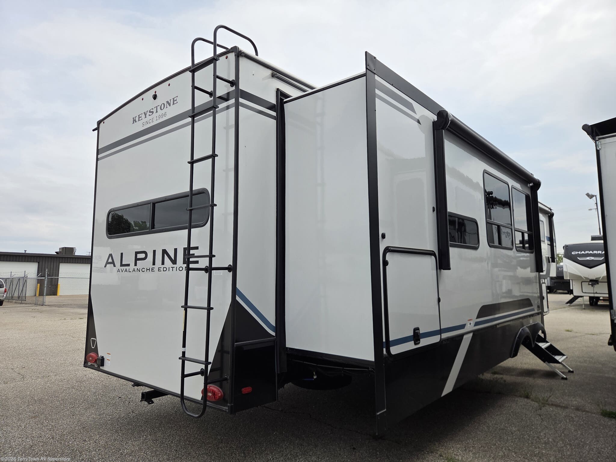 New 2026 Keystone Alpine Avalanche Edition 379MB available in Grand Rapids, Michigan