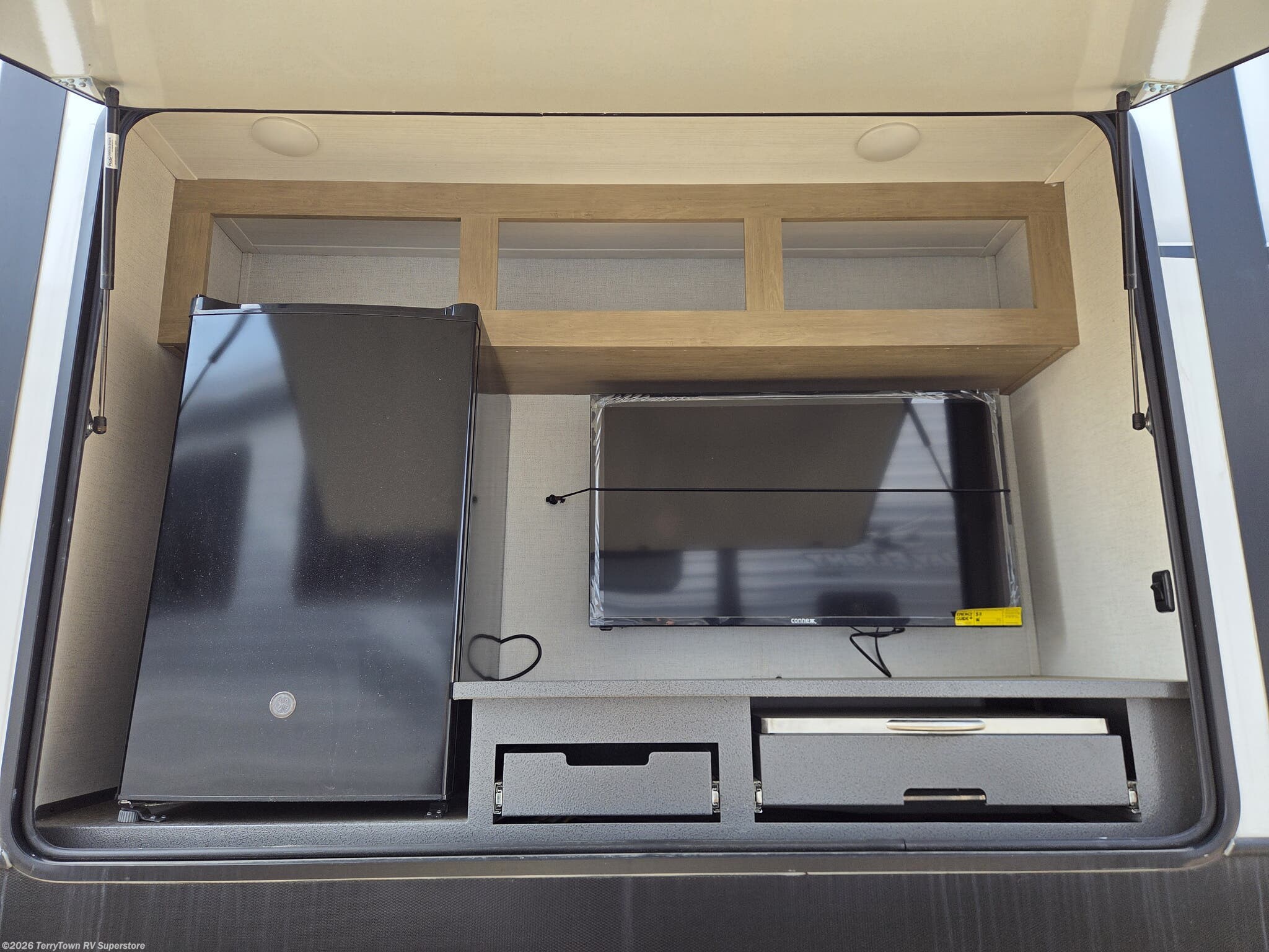 2022 Raptor 423 by Keystone from TerryTown RV Superstore in Grand Rapids, Michigan