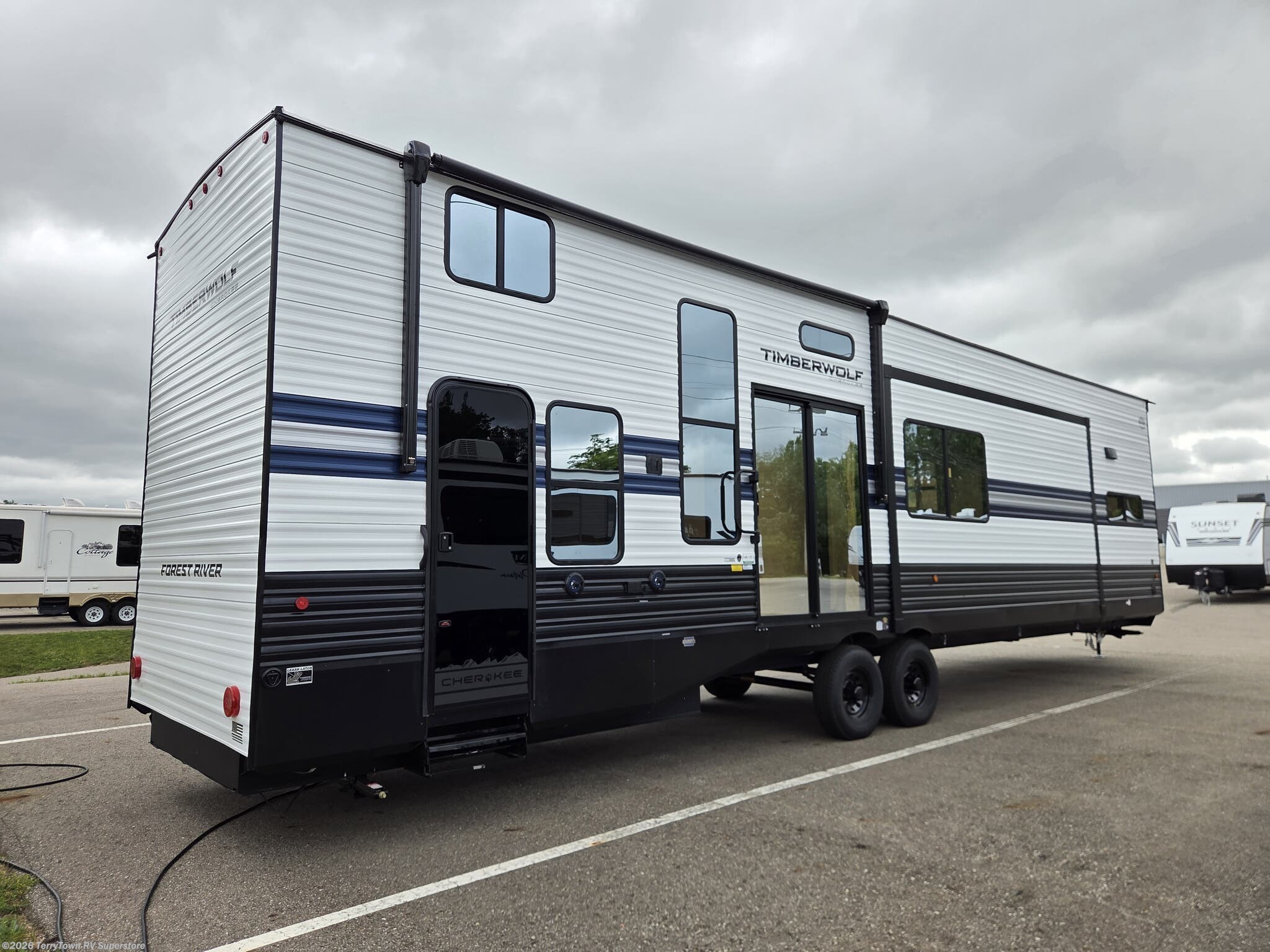 2027 Cherokee Timberwolf 39DK by Forest River from TerryTown RV Superstore in Grand Rapids, Michigan