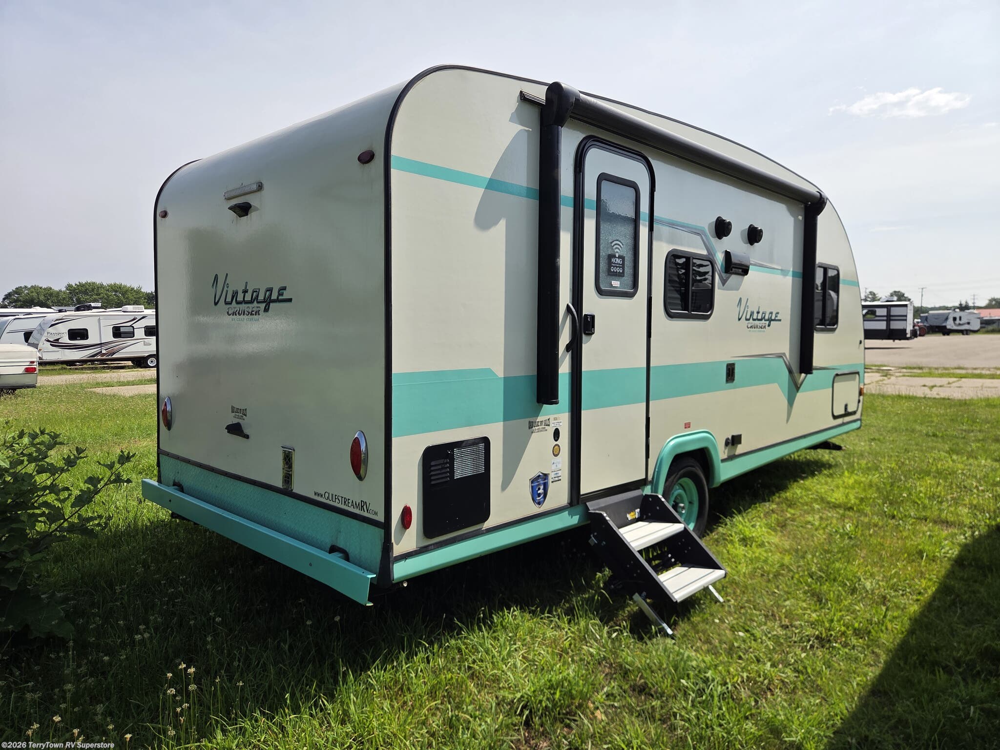 2024 Vintage Cruiser 19CSK by Gulf Stream from TerryTown RV Superstore in Grand Rapids, Michigan