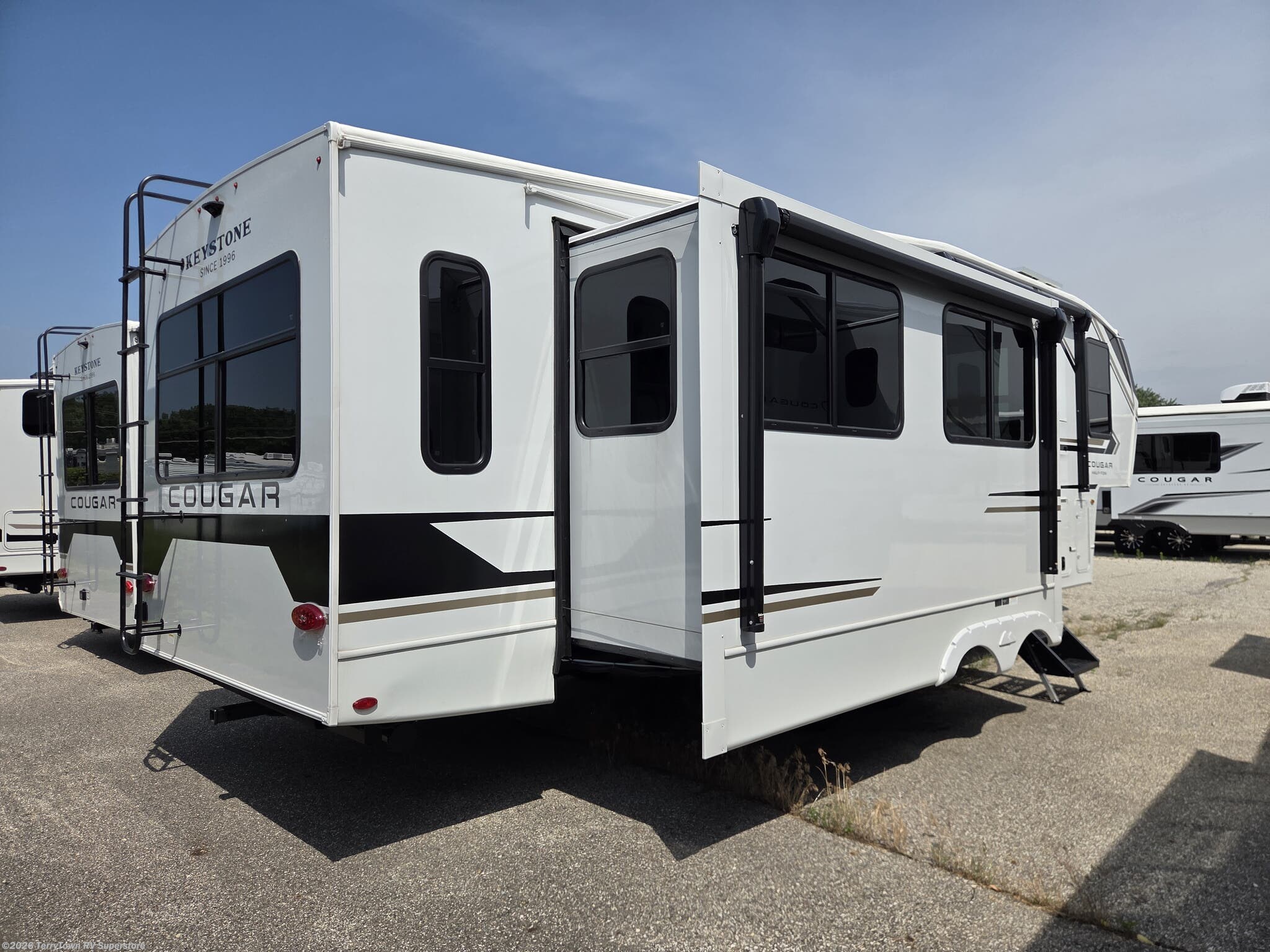New 2026 Keystone Cougar Half-Ton 29RLI available in Grand Rapids, Michigan