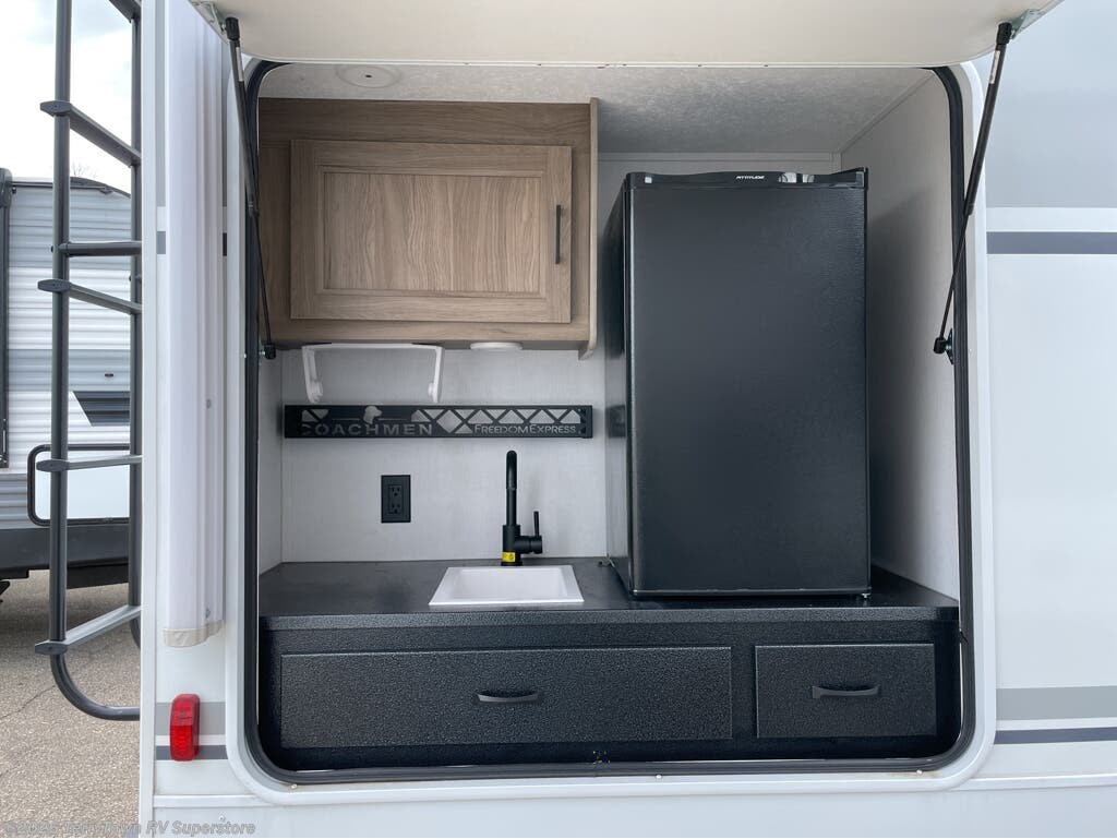 Used 2025 Coachmen Freedom Express Ultra Lite 252RBS available in Grand Rapids, Michigan