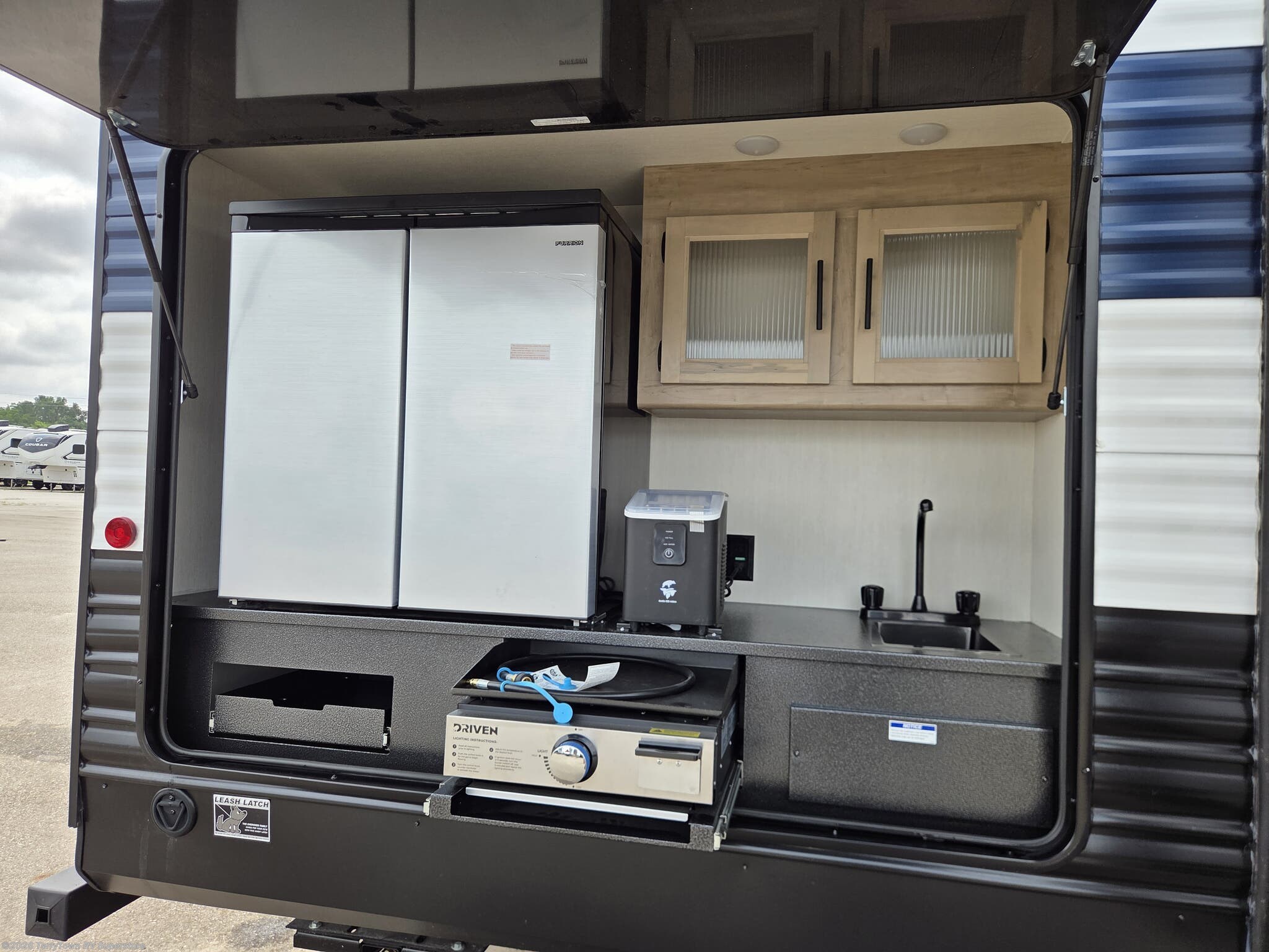 2026 Cherokee Wolf Den 304SR by Forest River from TerryTown RV Superstore in Grand Rapids, Michigan