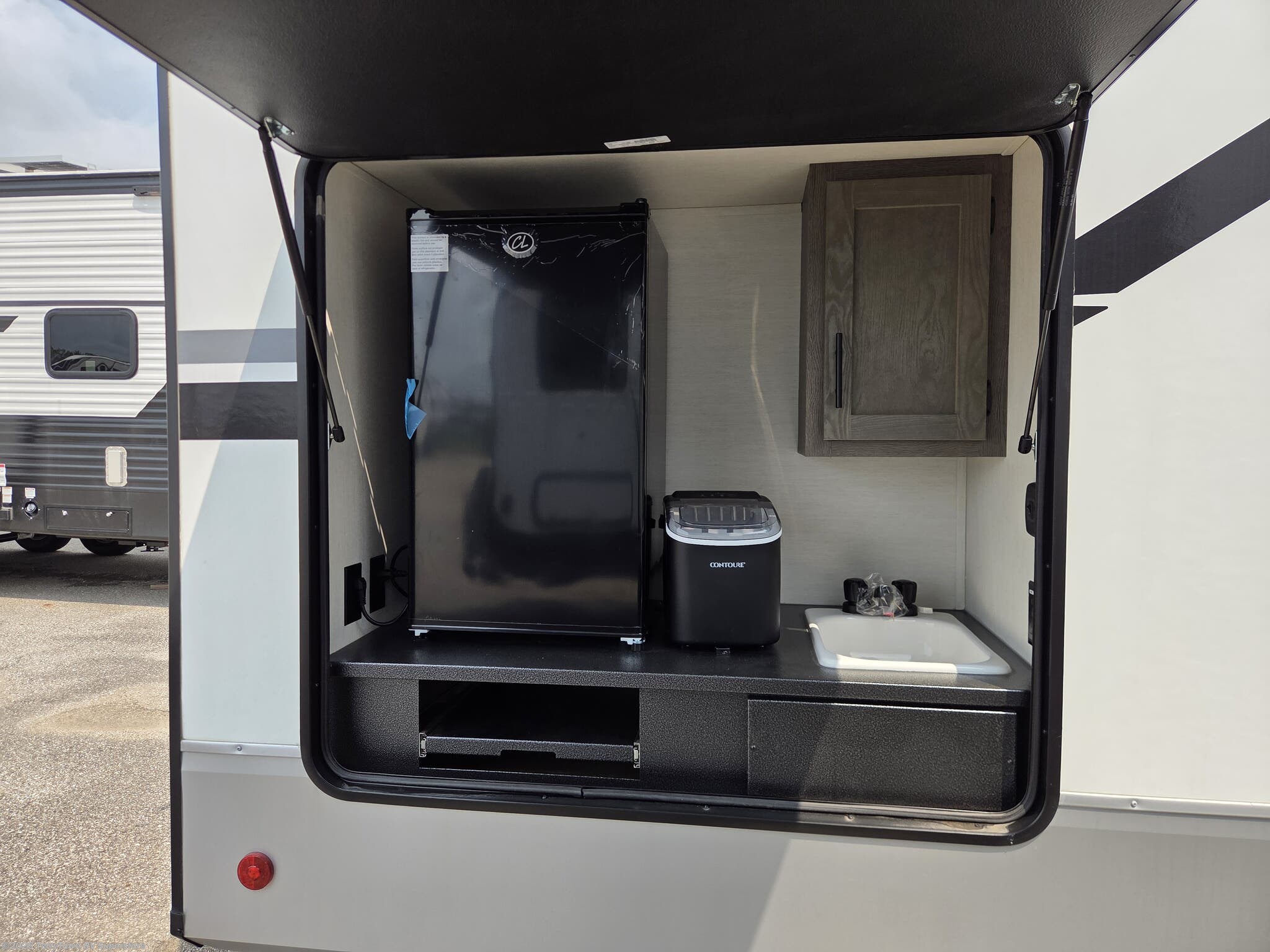 2025 Cherokee Arctic Wolf 331BH by Forest River from TerryTown RV Superstore in Grand Rapids, Michigan