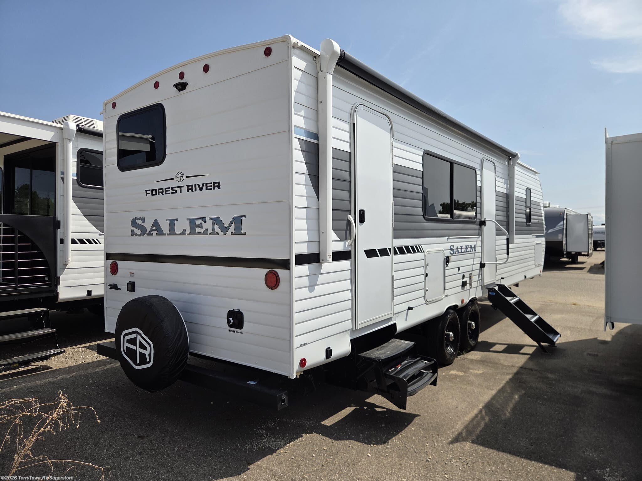 2027 Forest River Salem 26DBHD - New Travel Trailer For Sale by TerryTown RV Superstore in Grand Rapids, Michigan