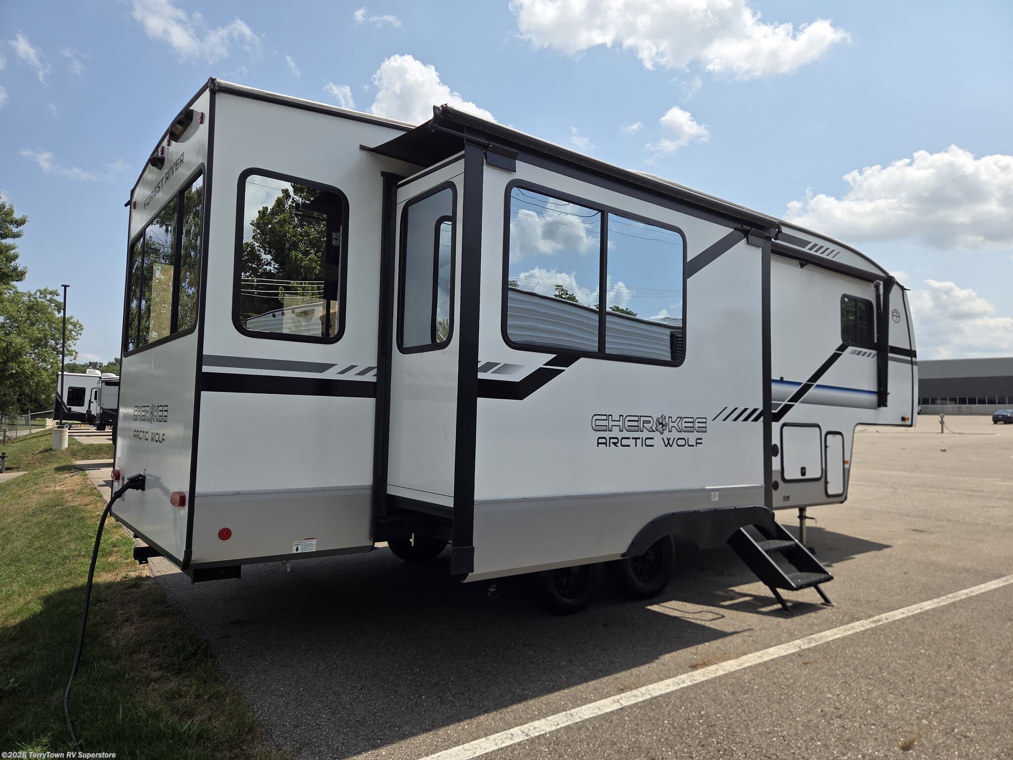 2024 Cherokee Arctic Wolf 27SGS by Forest River from TerryTown RV Superstore in Grand Rapids, Michigan
