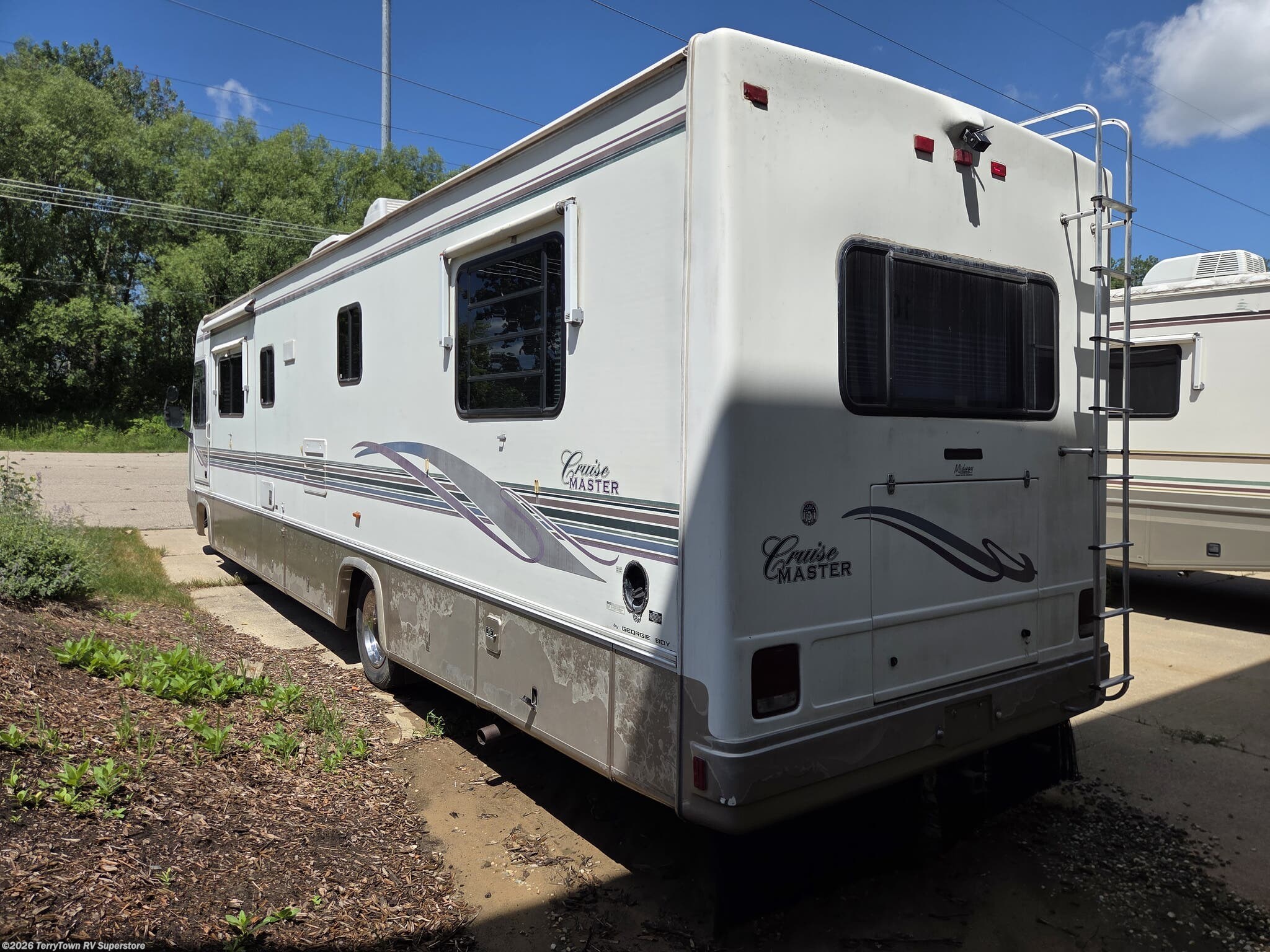 1997 Cruise Master 3415 by Georgie Boy from TerryTown RV Superstore in Grand Rapids, Michigan